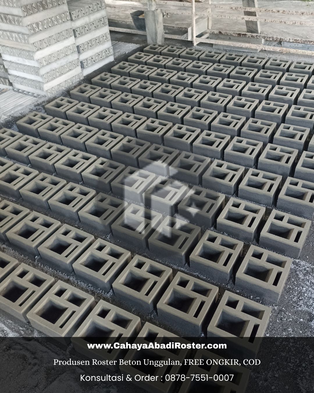 Detail roster beton 3D dengan motif piramida yang modern