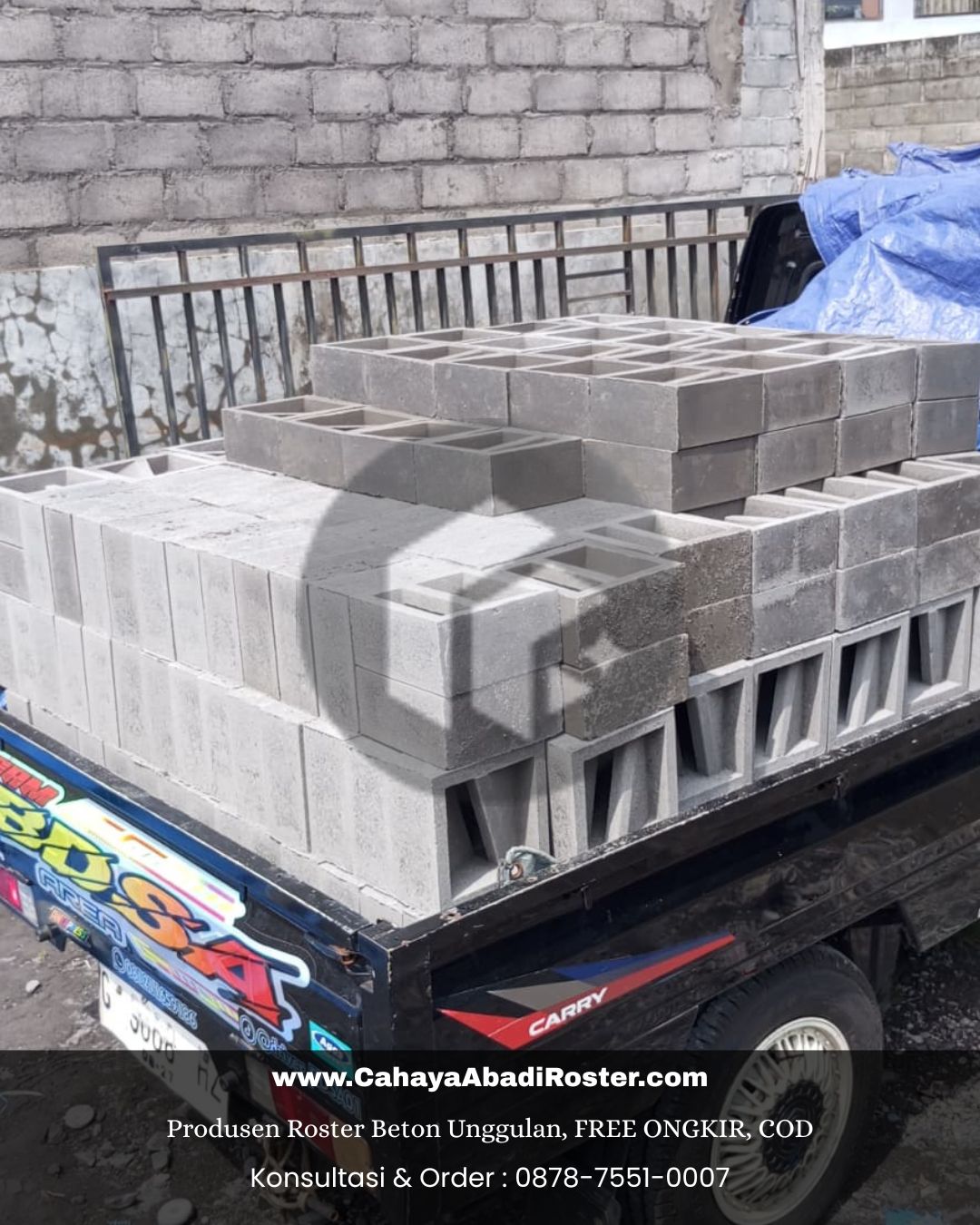 Truk pengiriman CahayaAbadiBeton.com siap melayani pelanggan di Kuningan.